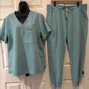 Figs scrubs set Seaglass size xl